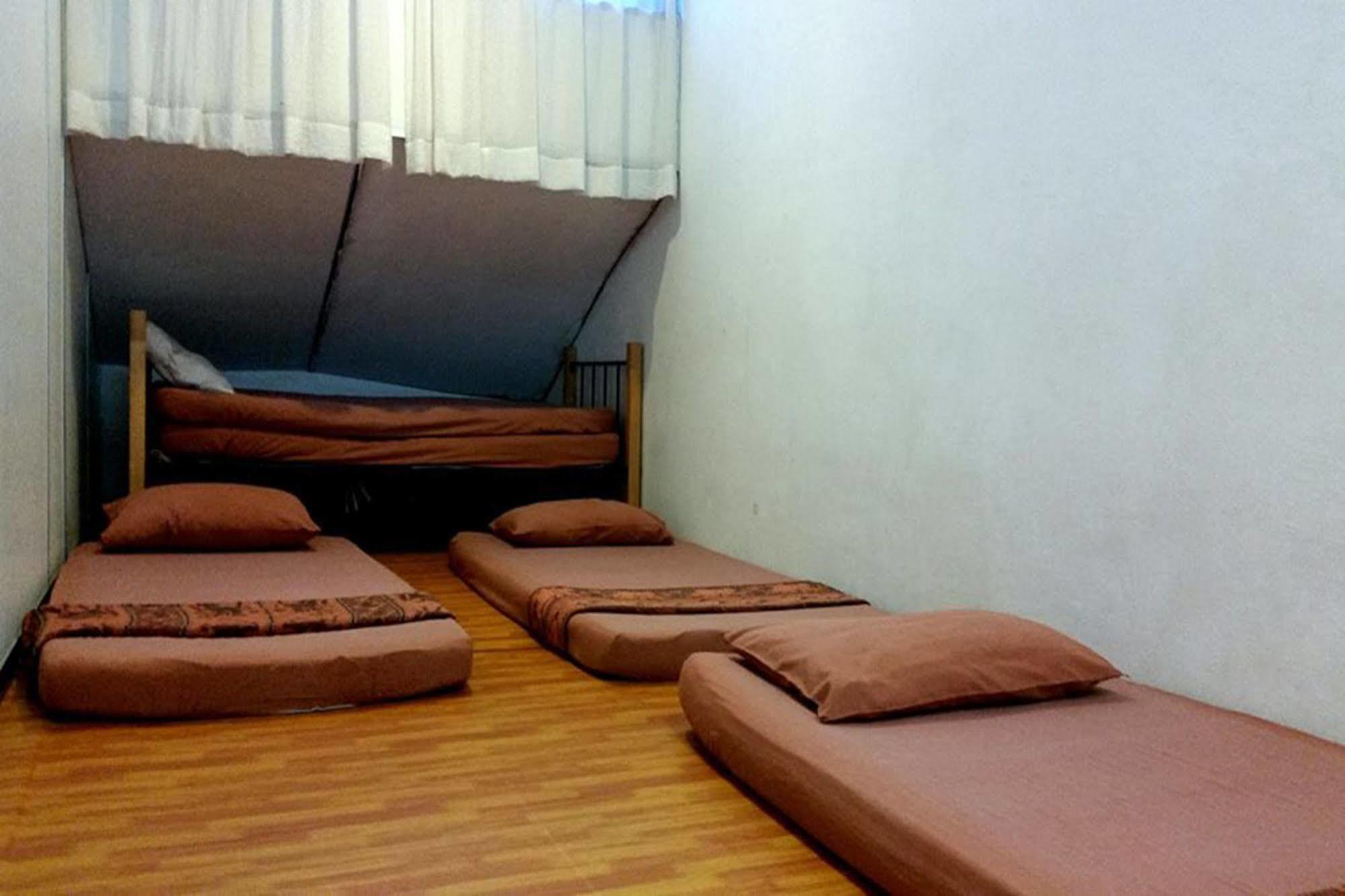 The Jiong House Hostel Malacca Екстериор снимка